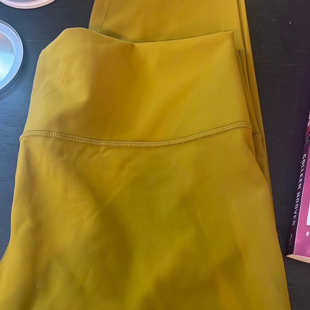NWOT women’s capri lululemon